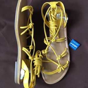 Sheikh yellow strapped sandals, Size 8
